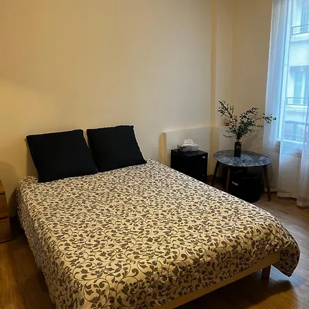 Montparnasse Studio Apartman *